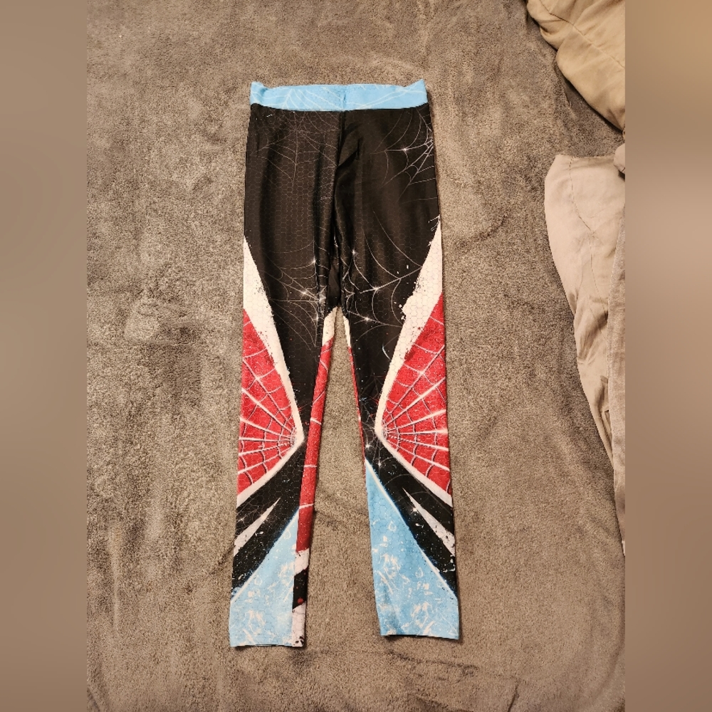Size Medium Silk Spinner print leggings